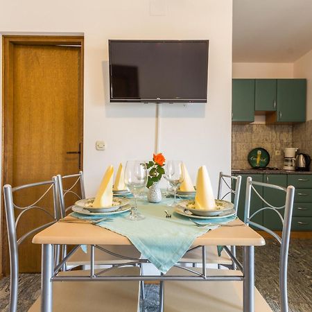 Apartments And Rooms Michaela Fazana Room photo