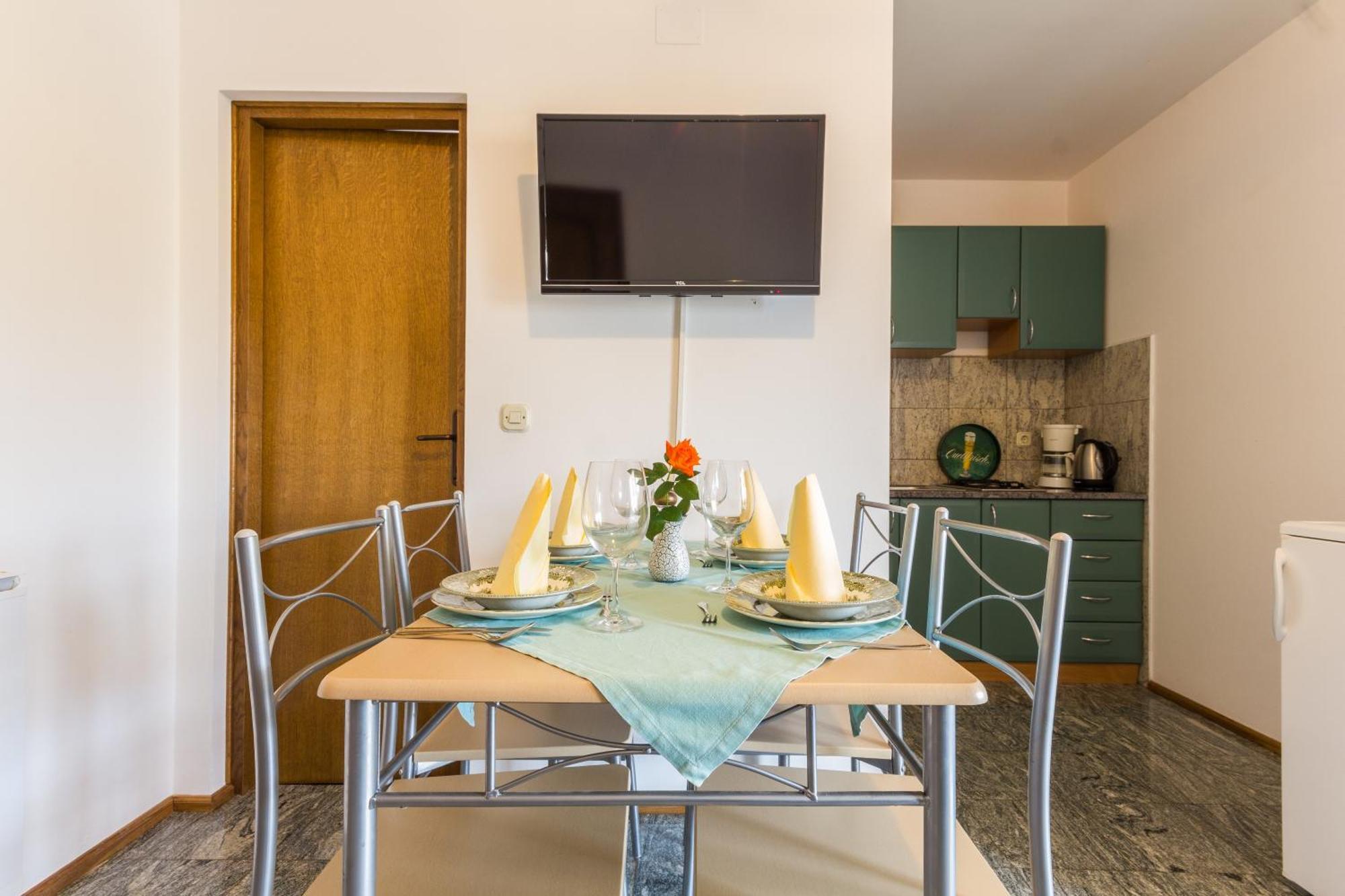Apartments And Rooms Michaela Fazana Room photo