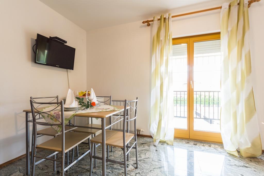 Apartments And Rooms Michaela Fazana Exterior photo